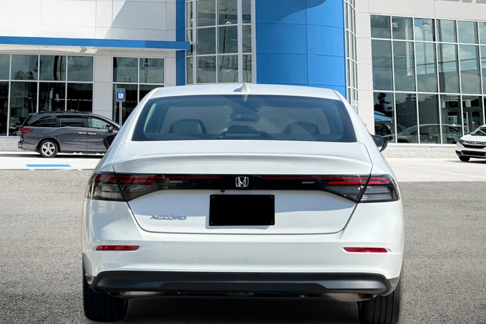 New 2026 Platinum White Pearl Honda LX image 5