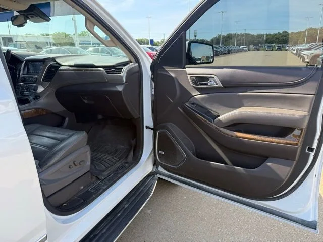 Used 2016 WHITE FROST TRICOAT GMC Denali image 23
