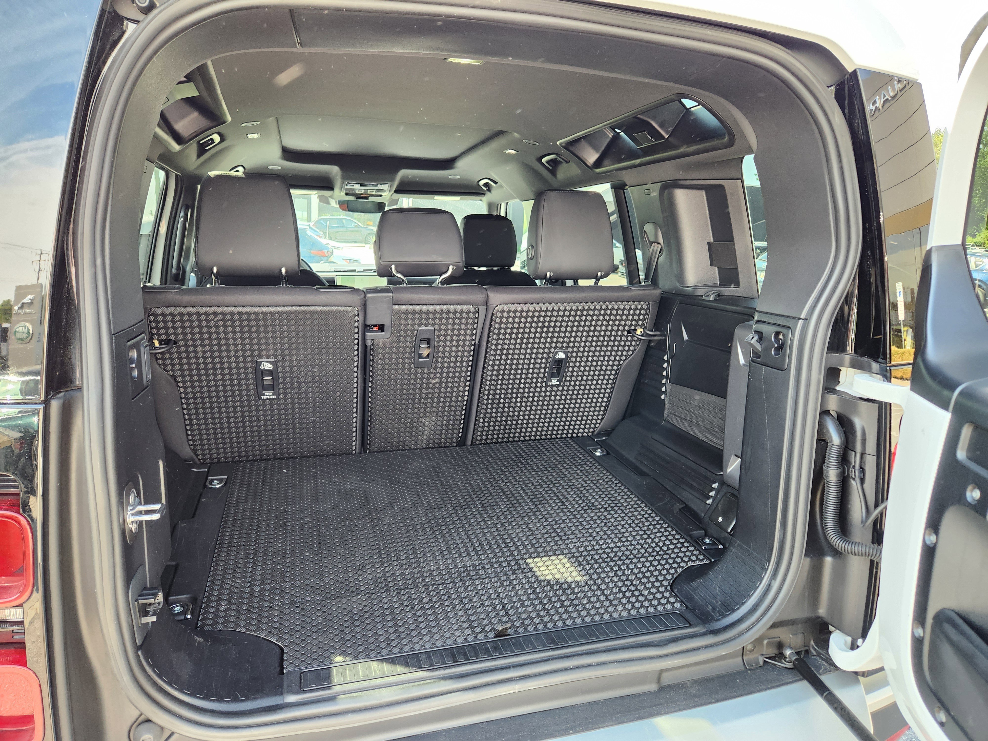 Certified Used 2025 Fuji White Land Rover S image 8