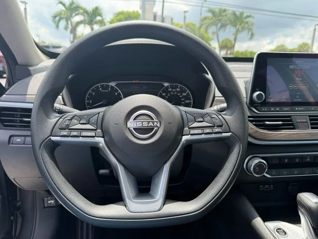 Used 2025 Gray Nissan 2.5 SV image 19