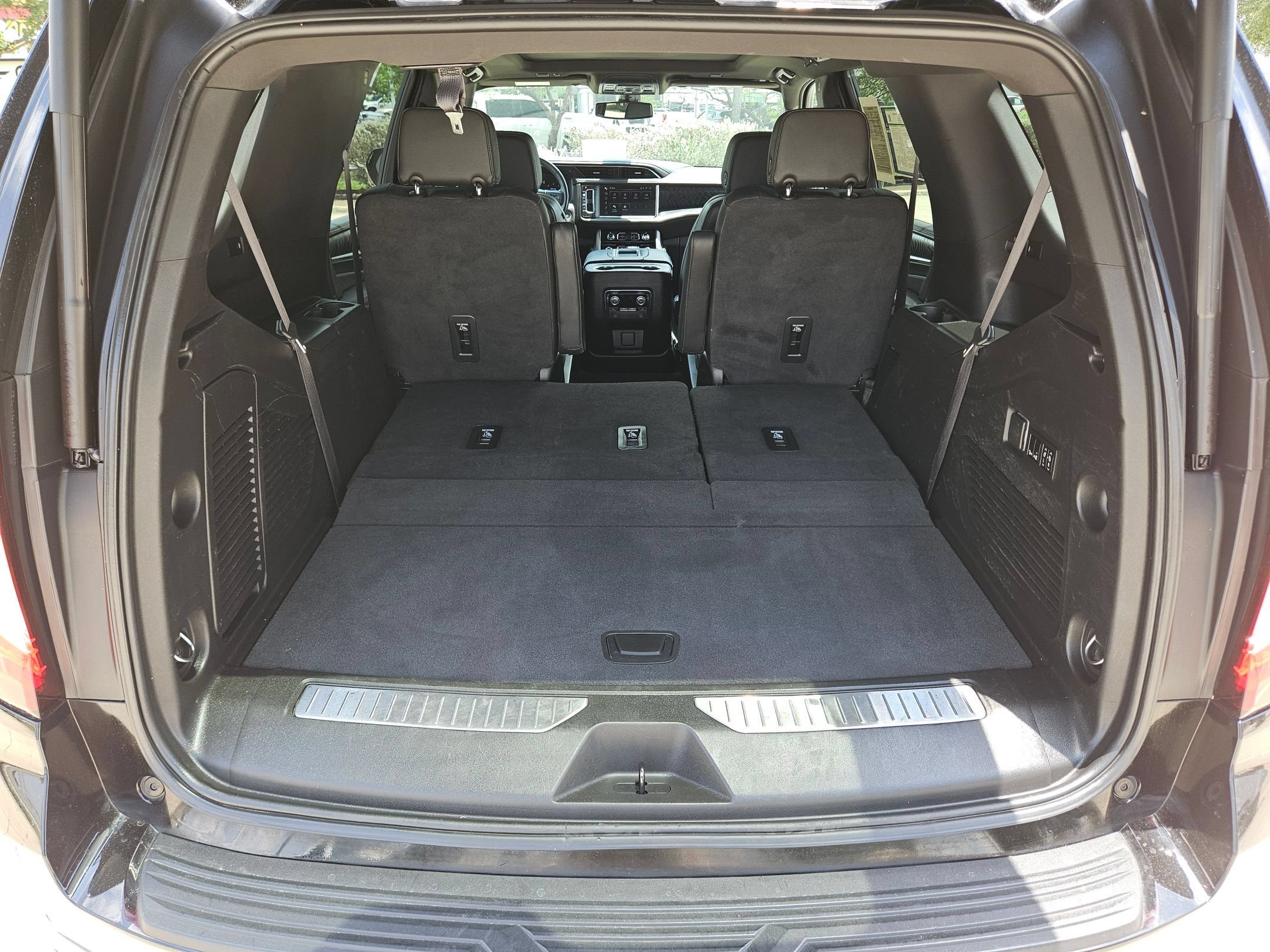 2022 GMC Yukon Denali - Photo 26