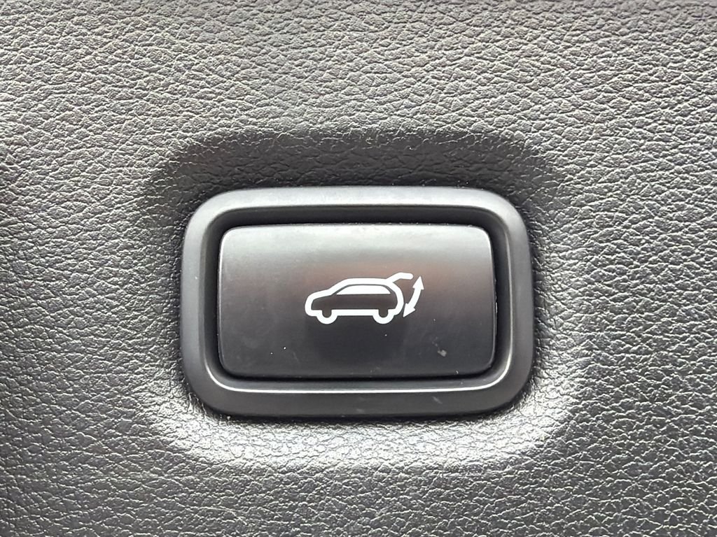 Used 2019 Red Hyundai Ultimate image 19