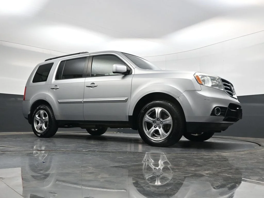 Used 2012 Polished Metal Metallic Honda EX-L image 23