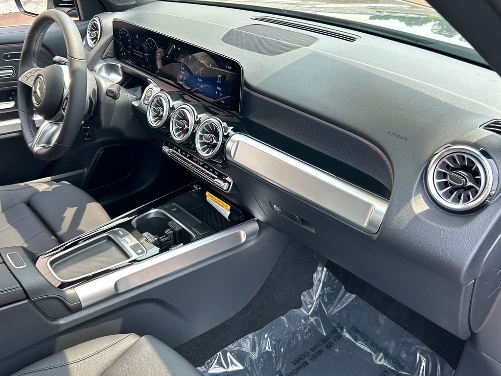 New 2026 Night Black Mercedes-Benz GLB 250 image 29