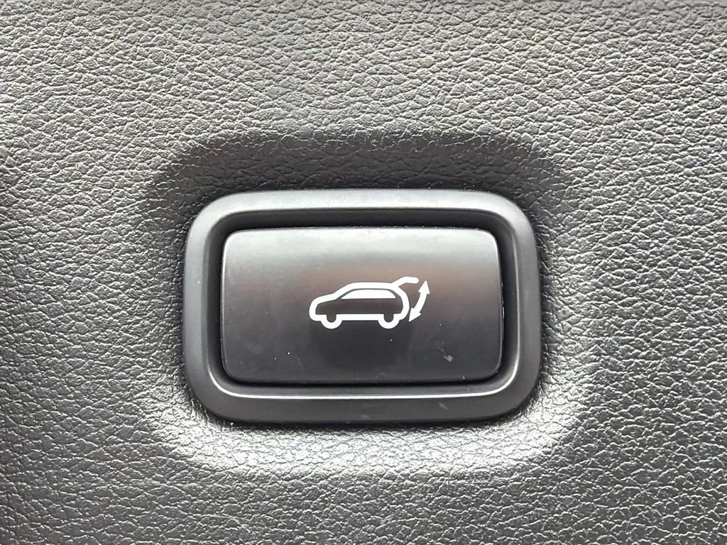 Used 2019 Red Hyundai Ultimate image 19