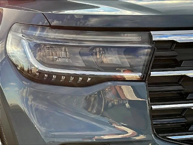 New 2027 Vapor Blue Metallic Ford Active image 81