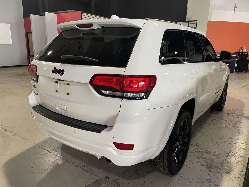 Used 2021 White Jeep Laredo X image 6