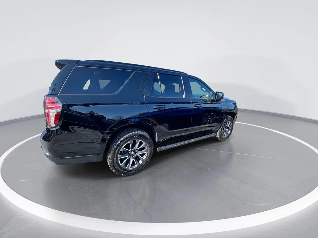 Used 2022 Black Chevrolet Z71 image 8