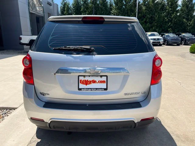 Used 2010 Silver Chevrolet LS image 4