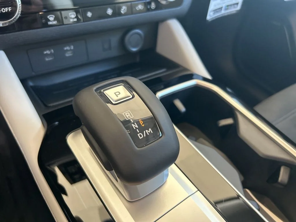 New 2026 Blue Mitsubishi SE 1.5T 2WD image 8