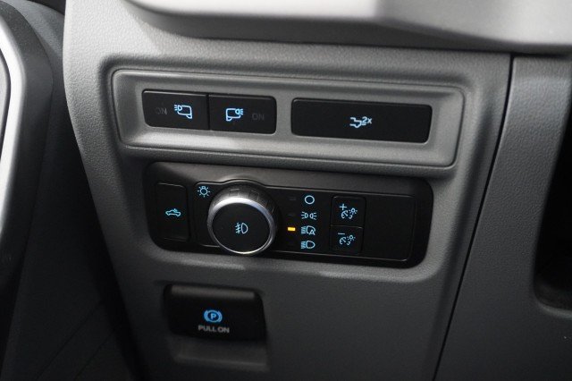 Used 2022 GREY Ford XLT image 25