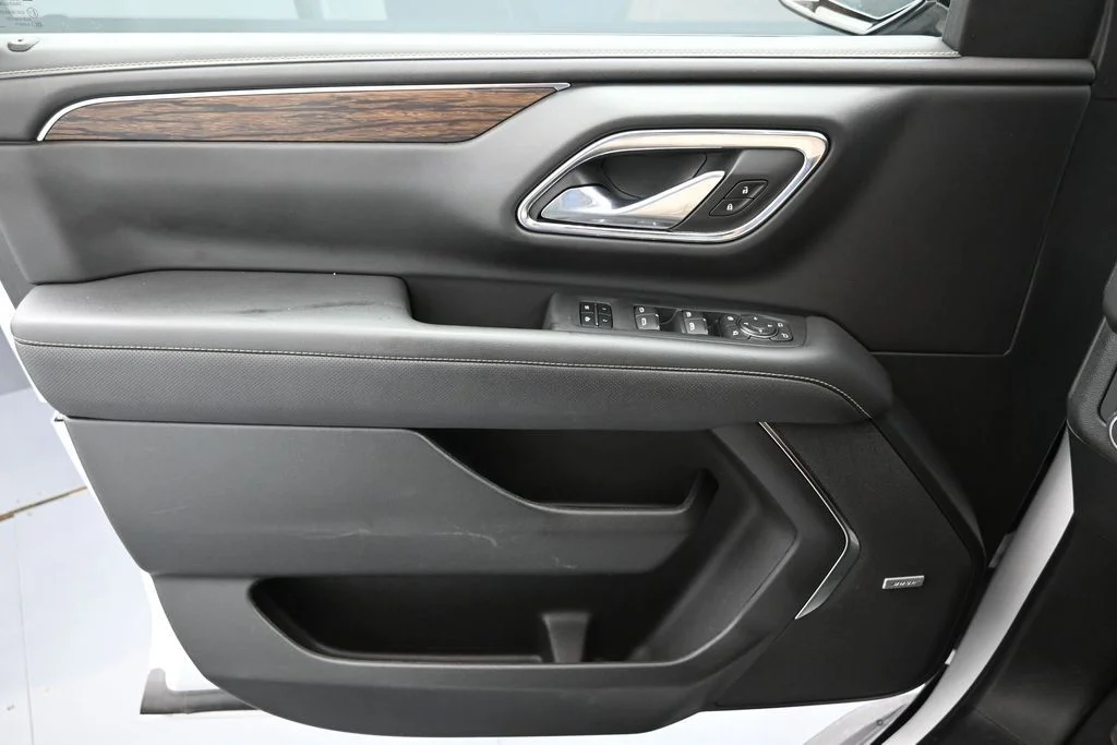 Used 2023 White Chevrolet Premier image 17