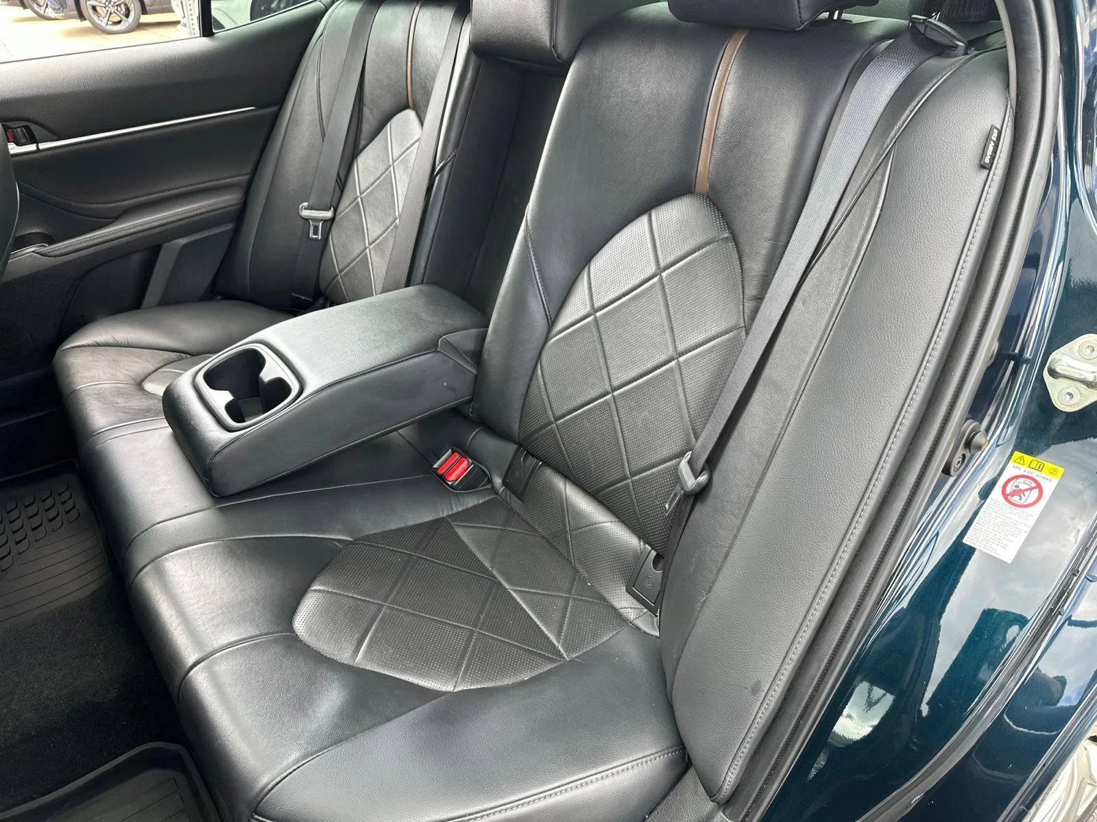 Used 2018 Blue Toyota XLE image 6