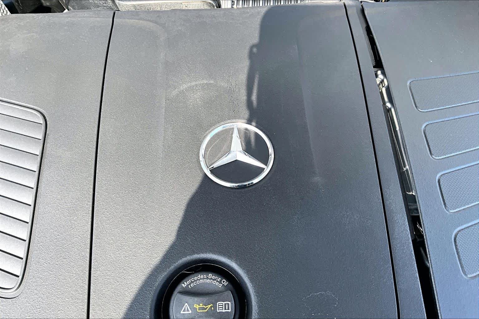 New 2026 MANUFAKTUR Moonlight White Metallic Mercedes-Benz GLC 300 image 16