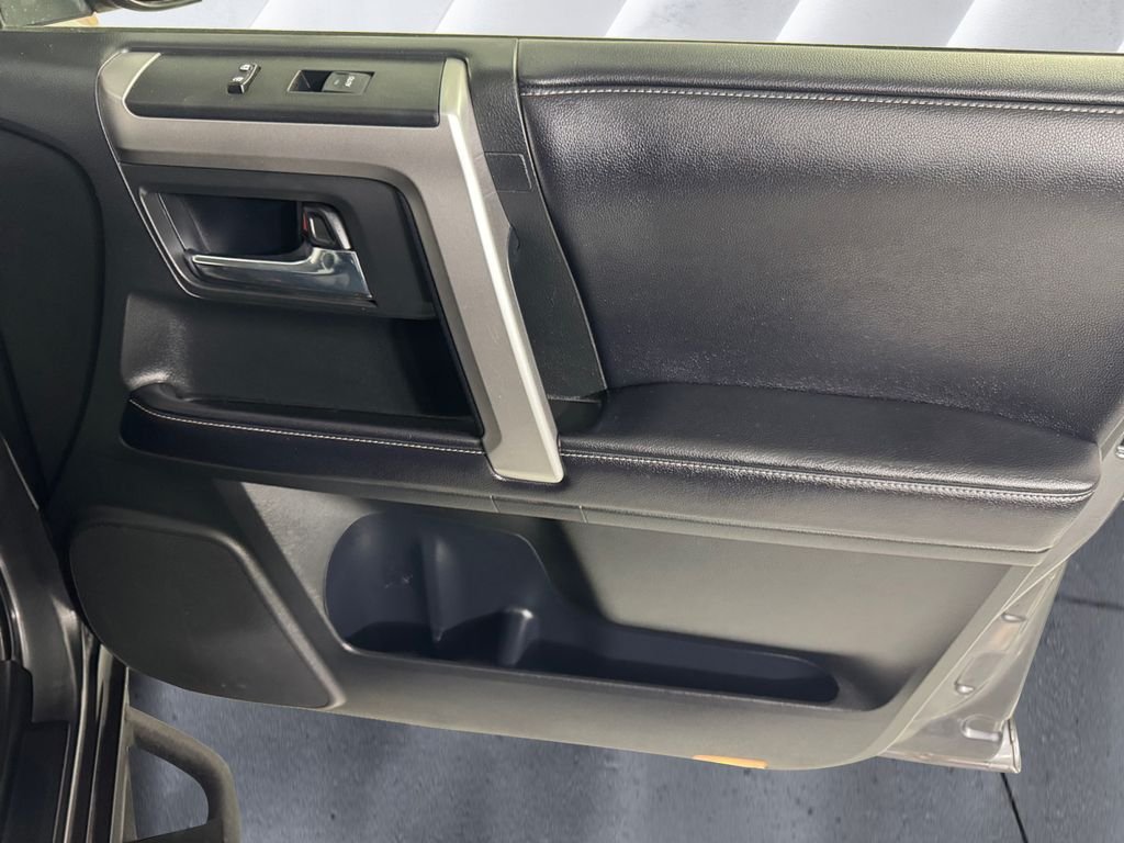 Used 2018 Gray Toyota SR5 image 15
