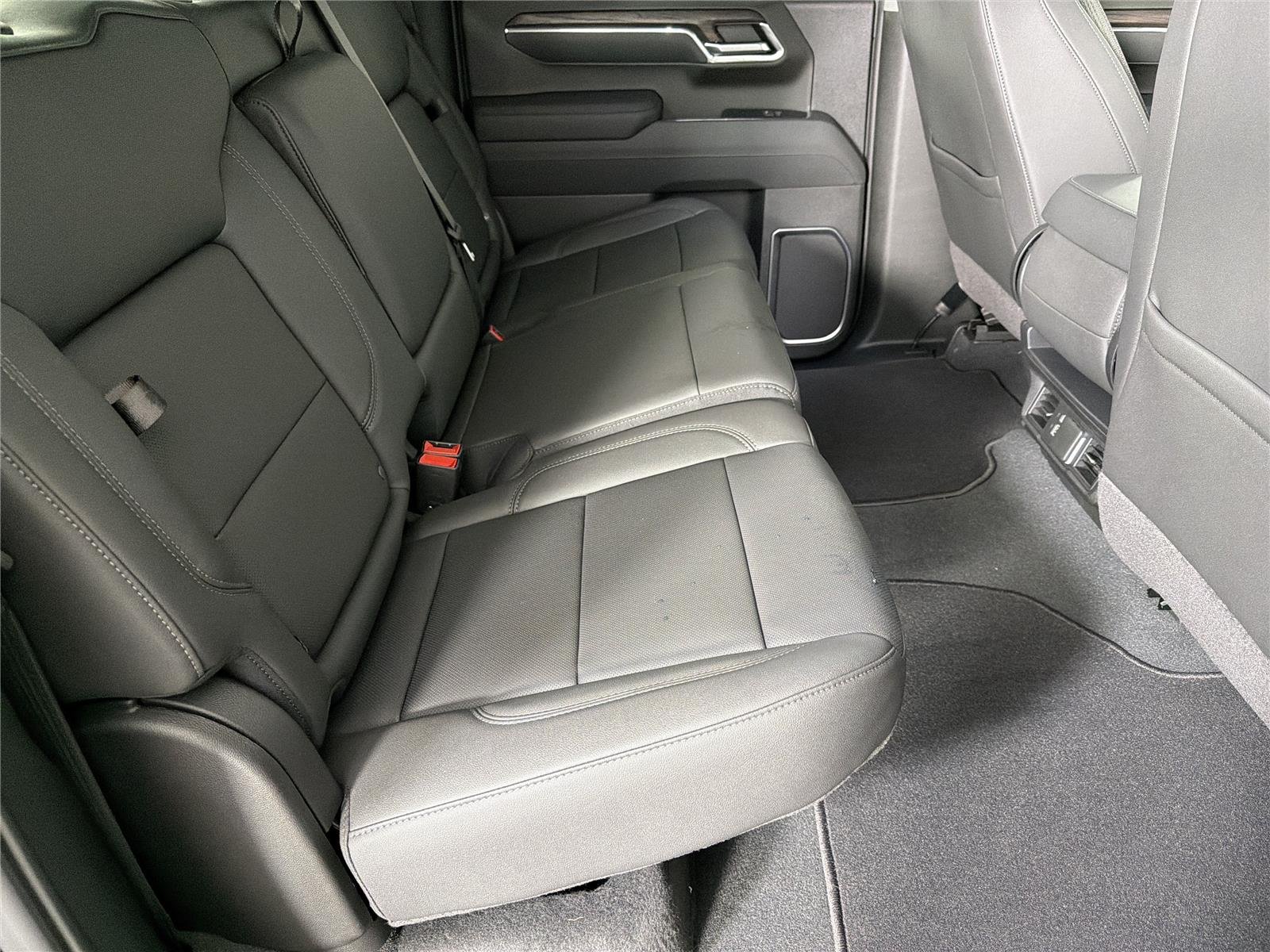 2026 GMC Sierra 1500 SLT - Photo 13