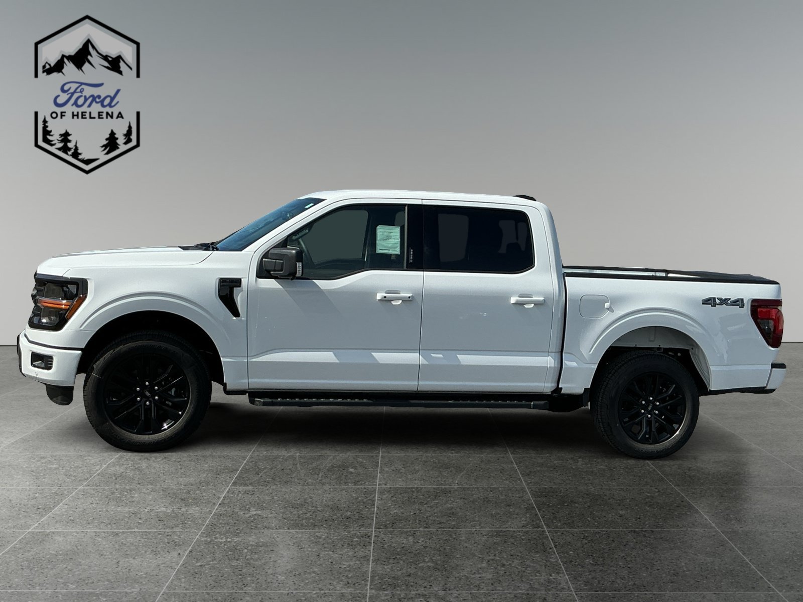 New 2026 Oxford White Ford XLT image 2