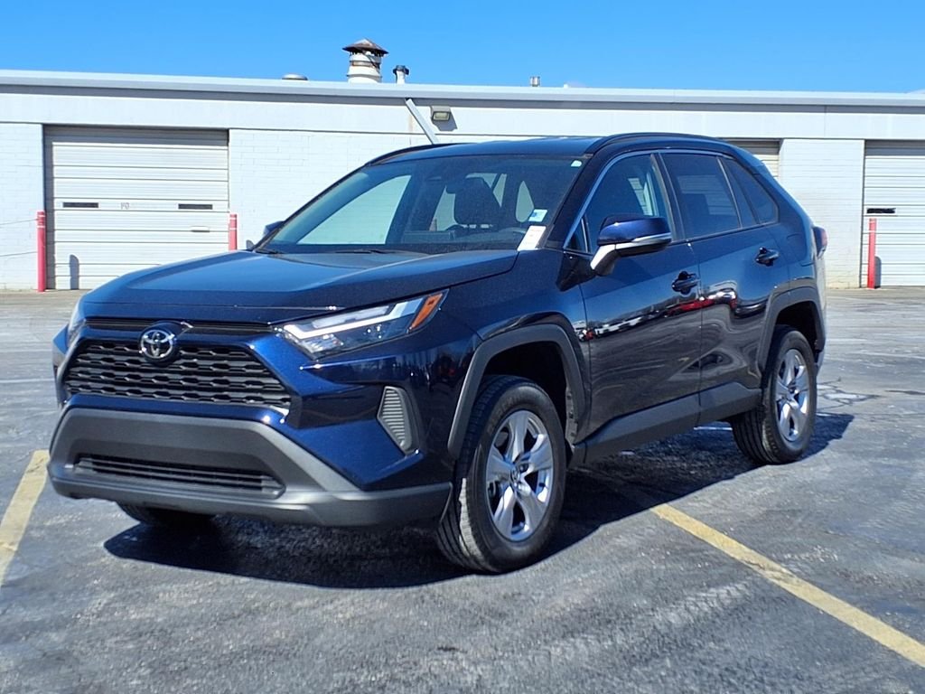 Used 2025 Toyota RAV4 XLE with VIN 2T3P1RFV3SW540914 for sale in Kansas City