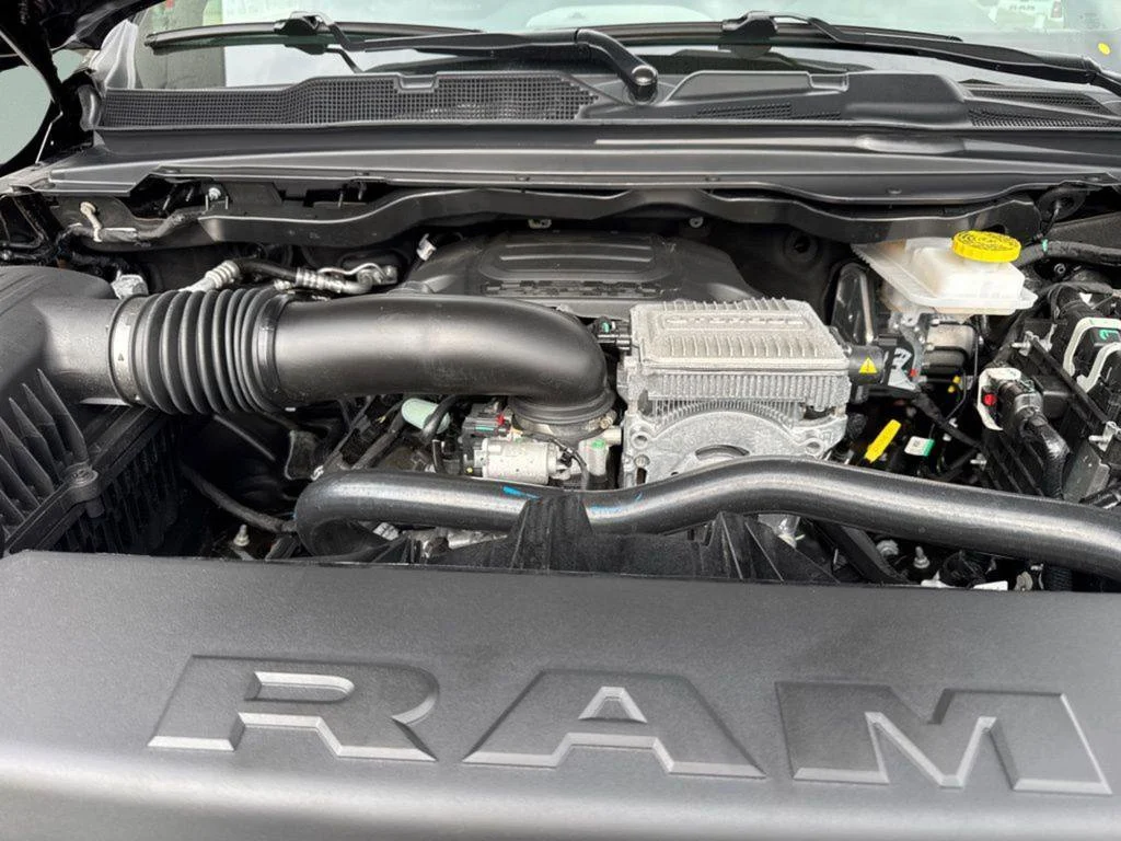New 2026 Diamond Black Crystal Pearl-Coat Exterior Paint RAM Laramie image 46