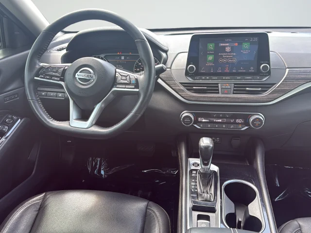Used 2021 Black Nissan 2.5 Platinum image 11