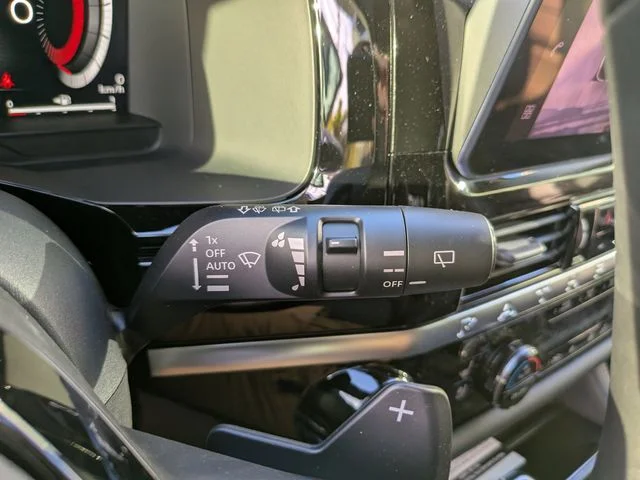 New 2026 Boulder Gray Pearl / Super Black Two-tone Nissan Platinum image 29