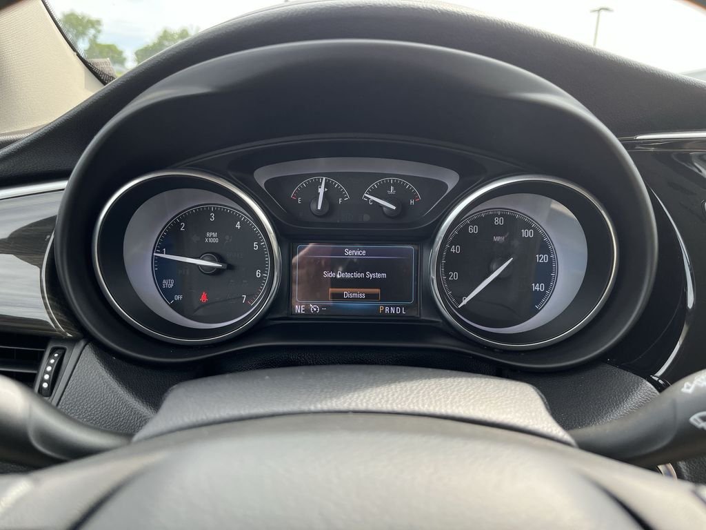 Used 2020 Brown Buick Essence image 15