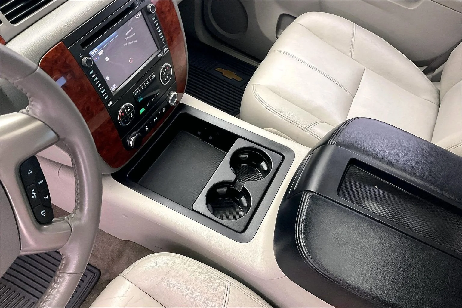 Used 2013 Silver Ice Metallic Chevrolet LT image 16
