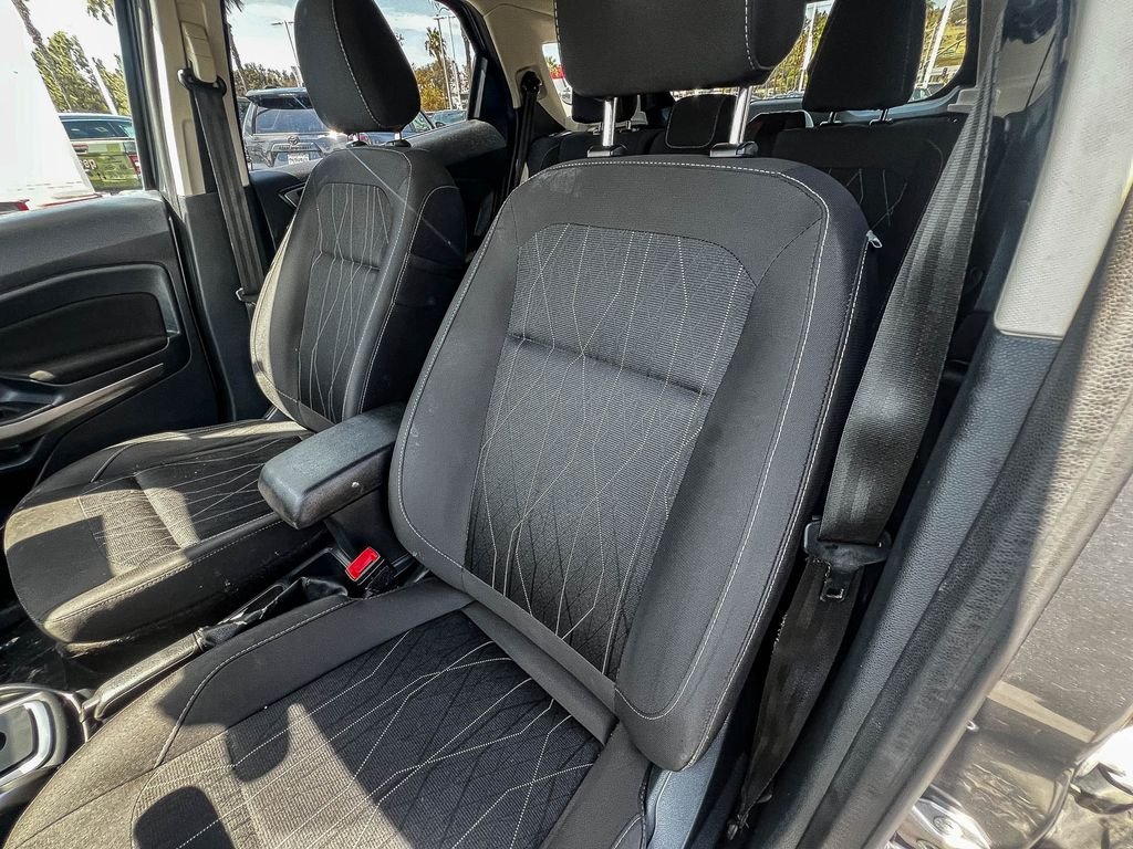 Used 2020 Gray Ford SE image 25