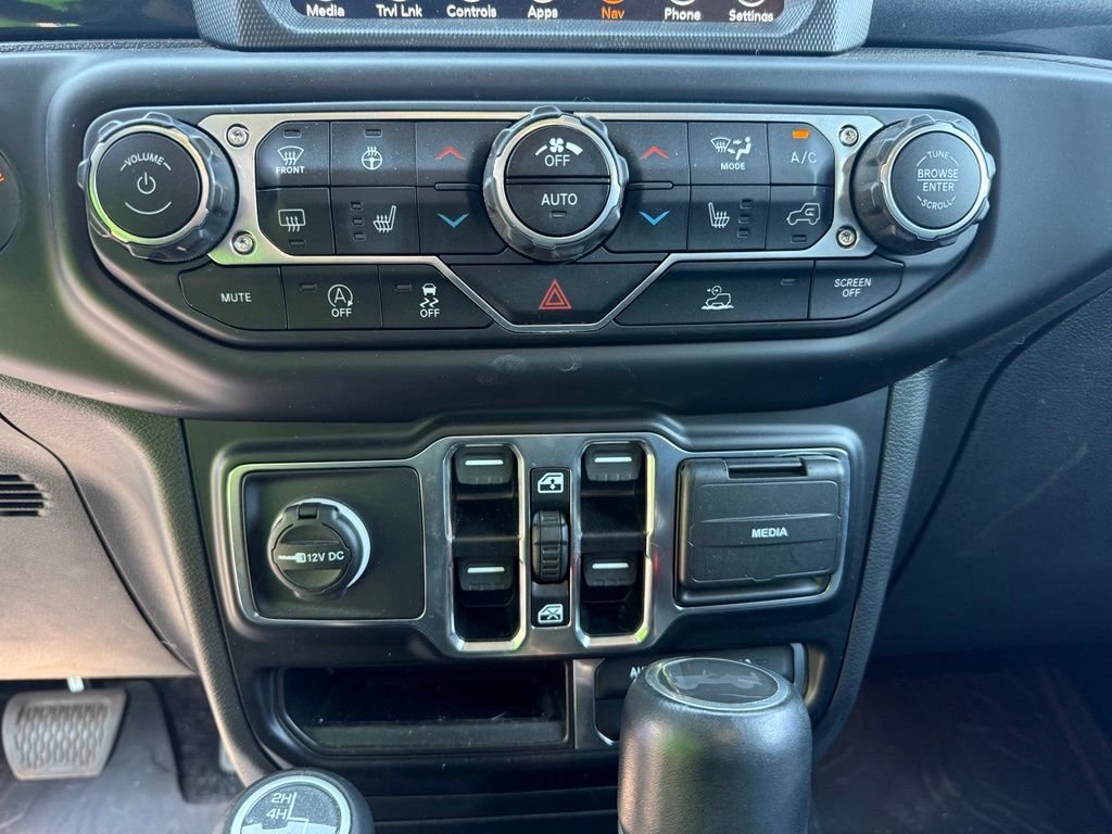 Used 2022 Hydro Blue Pearlcoat Jeep Unlimited Sahara Altitude image 14