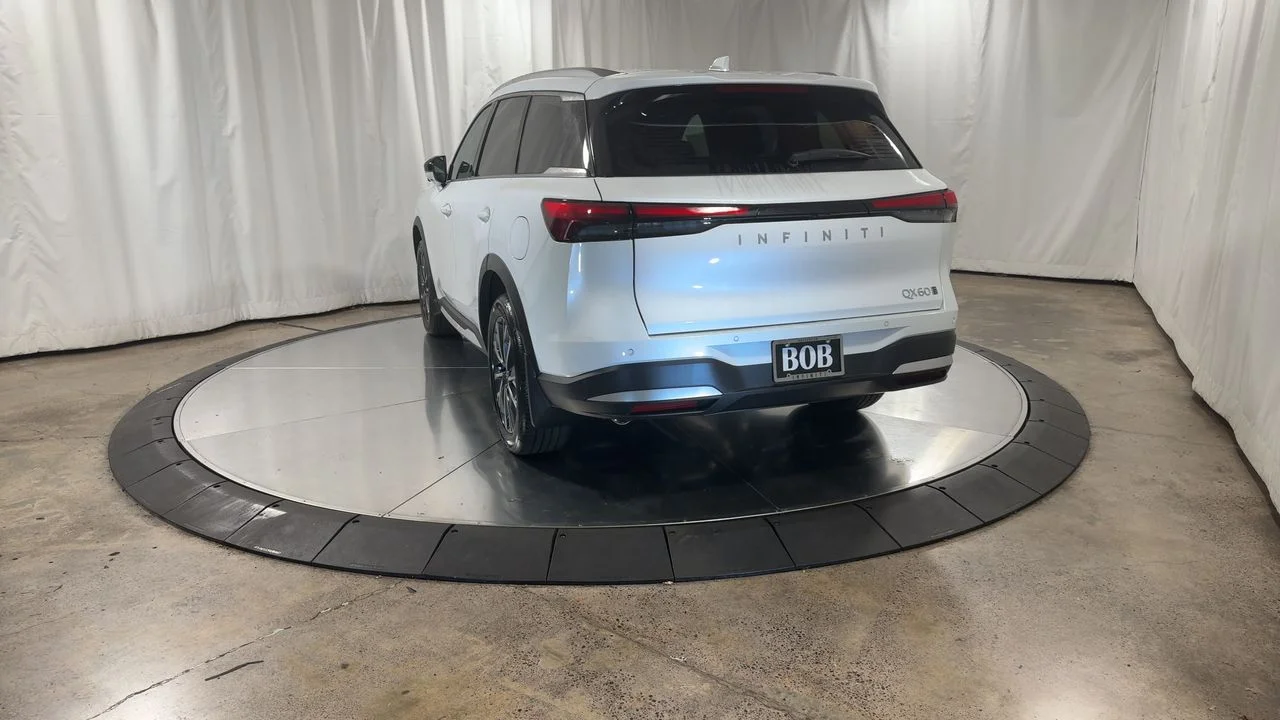 Certified Used 2026 White INFINITI LUXE image 12