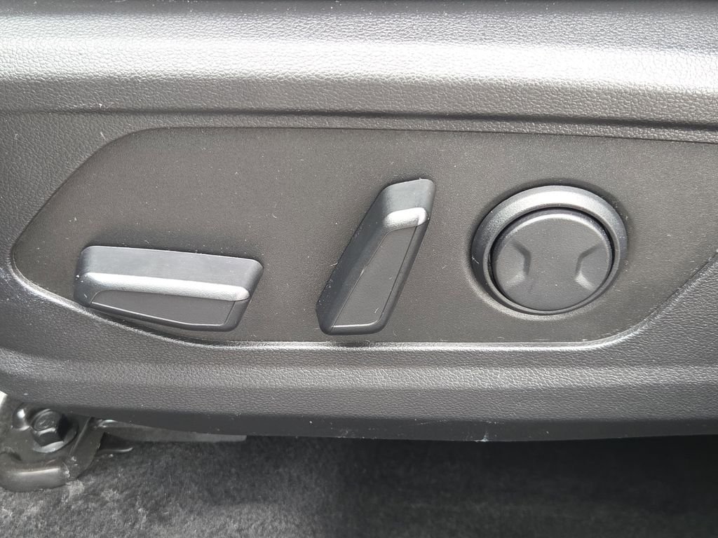 Used 2024 Gray Hyundai SEL image 14