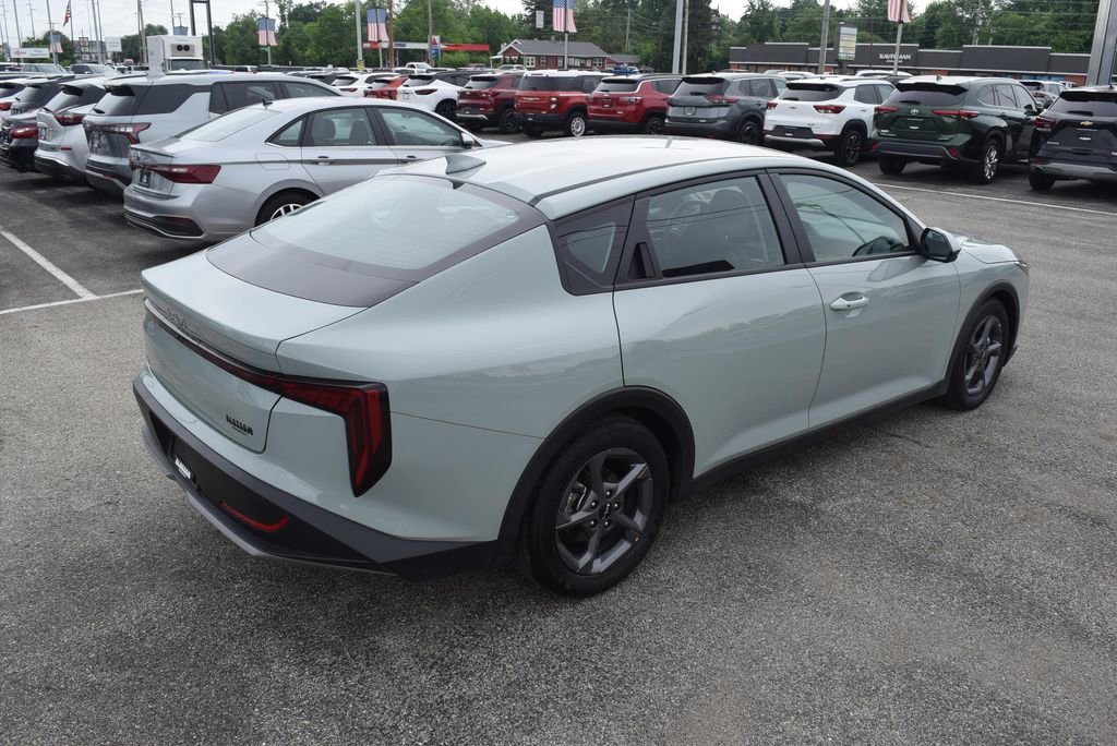 2025 Kia K4 LXS - Photo 7
