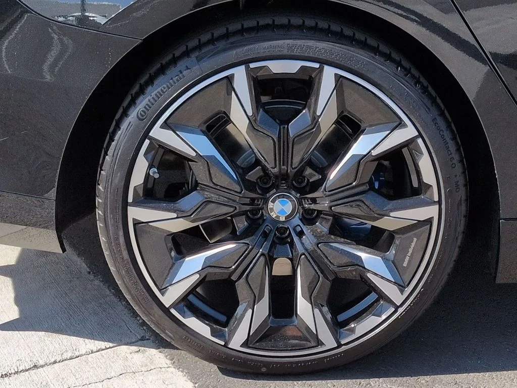 New 2026 Black BMW 530i image 25