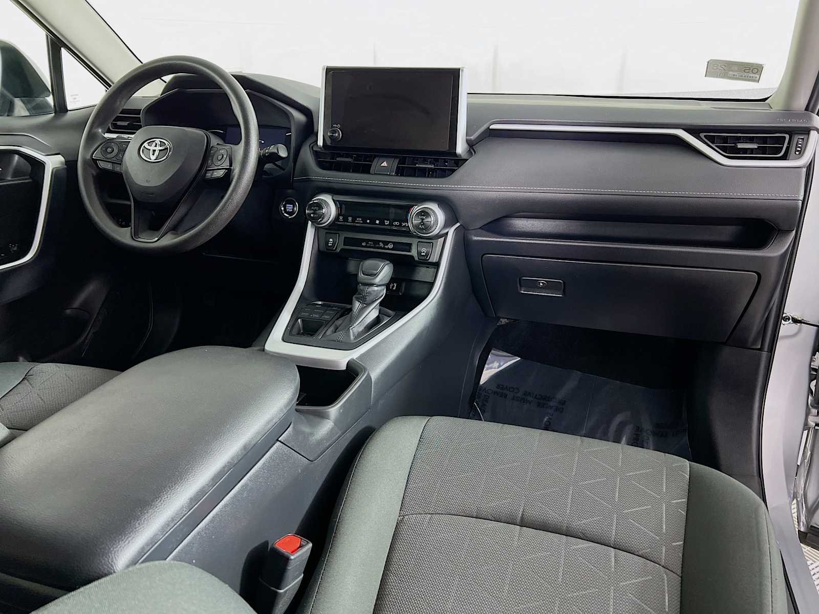 Used 2025 Silver Sky Metallic Toyota XLE image 27