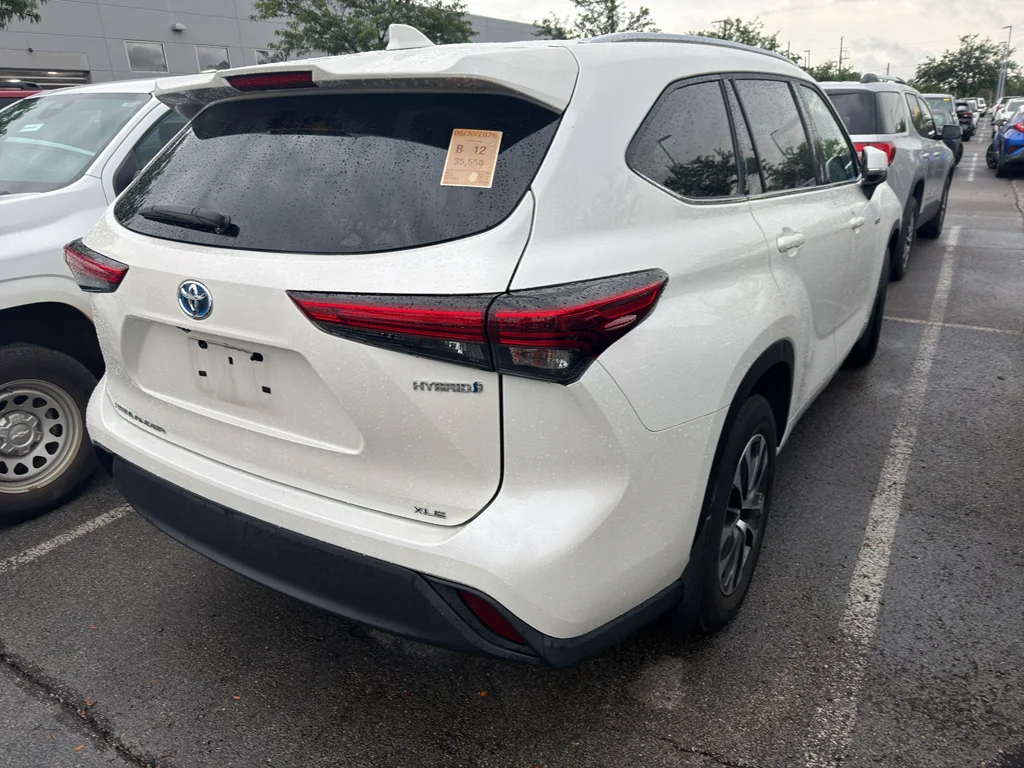 Certified Used 2021 Blizzard Pearl Toyota Hybrid XLE image 4