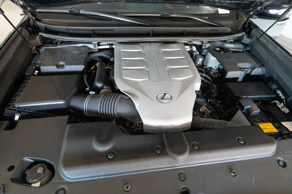 Used 2022 Black Lexus 460 image 39