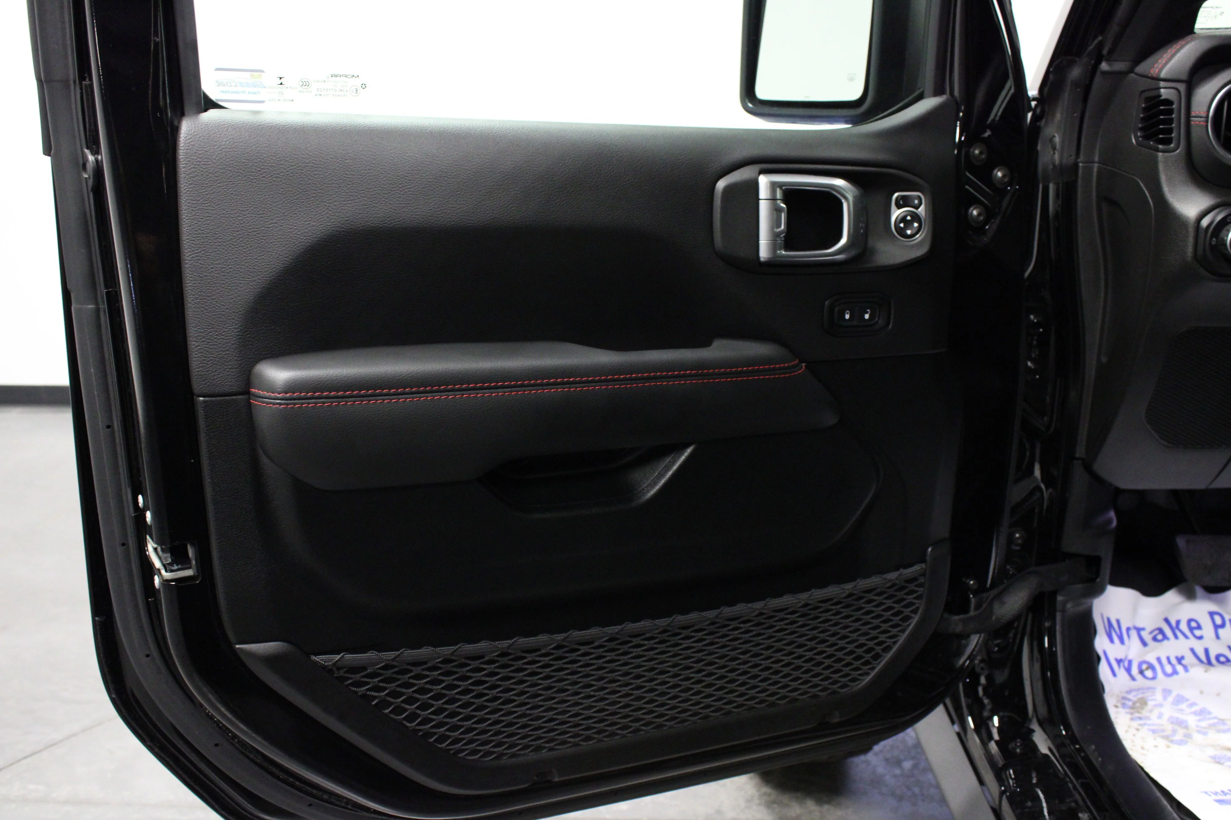Used 2020 Black Clearcoat Jeep Recon image 11