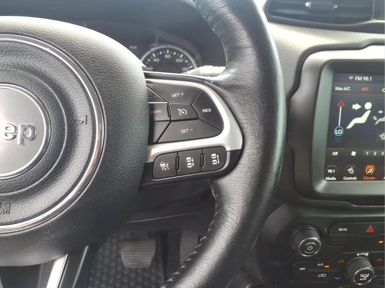 Used 2023 Black Clearcoat Jeep Limited image 27