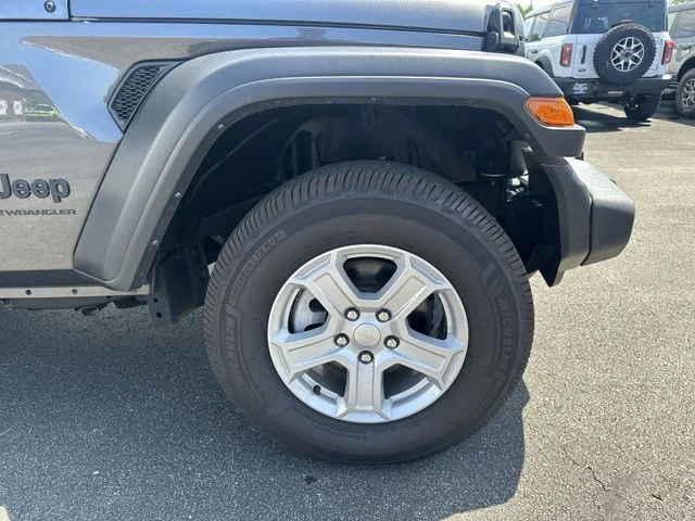 Used 2023 Gray Jeep Sport S image 20