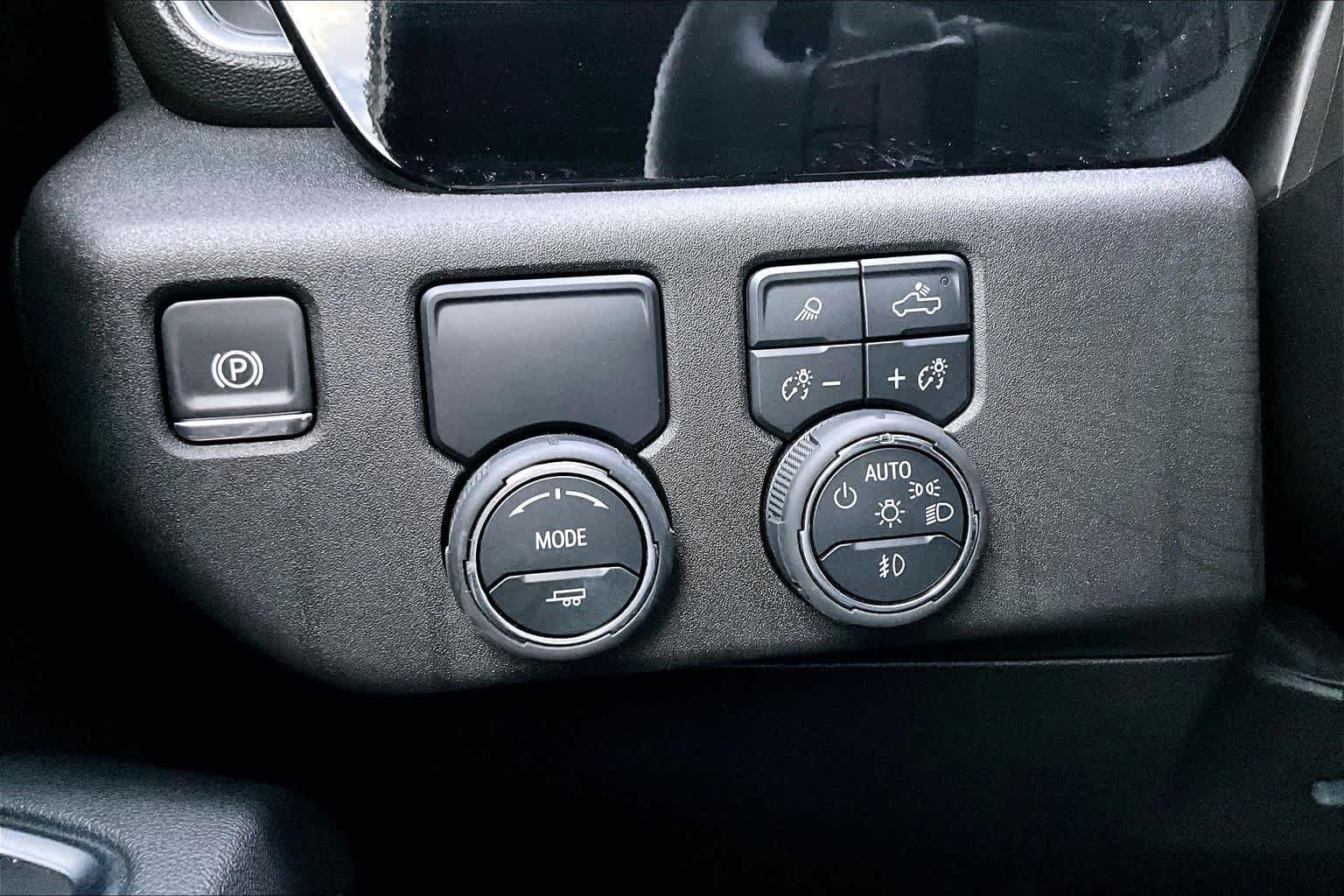 Used 2025 Black Chevrolet RST image 34