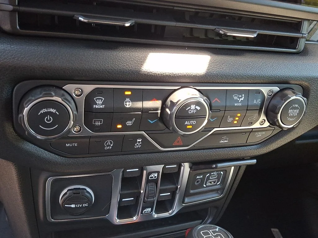 New 2026 Granite Crystal Metallic Clear-Coat Exterior Paint Jeep 85th Anniversary Edition image 11