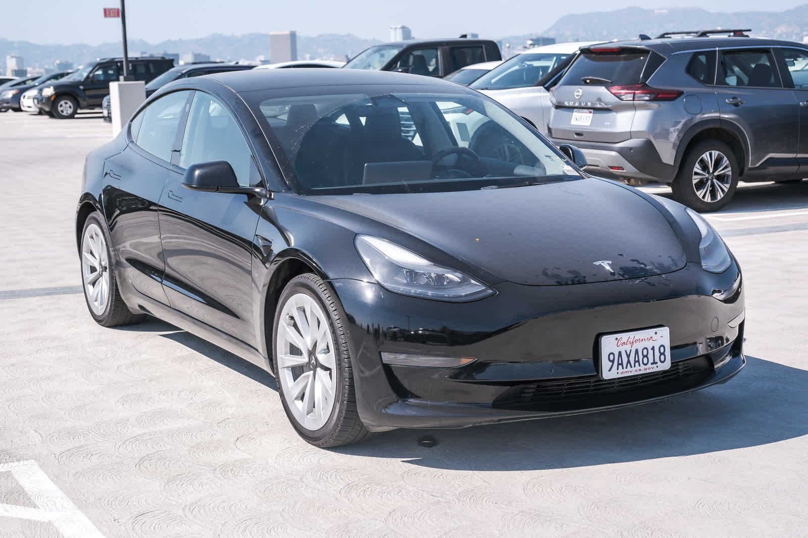 Used 2022  Tesla  image 3