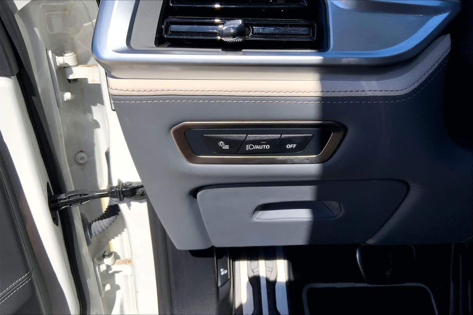 Used 2024 Mineral White Metallic BMW M60i image 32