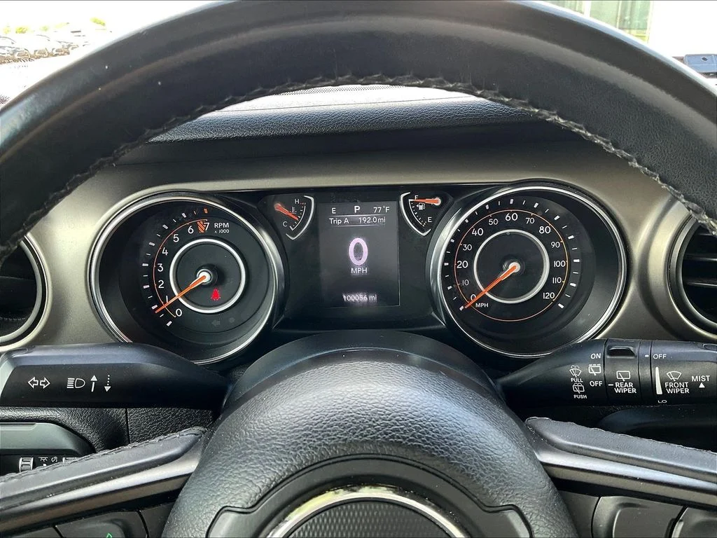 Used 2019 Silver Jeep Sport S image 10