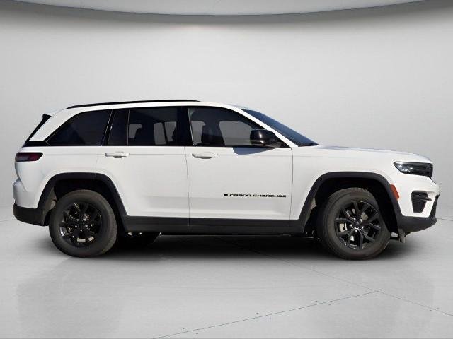 Used 2024 Bright White Clearcoat Jeep  image 22