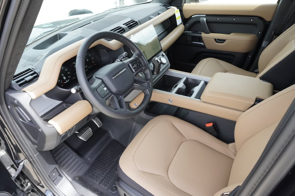 2026 Land Rover Defender V8 - Photo 18