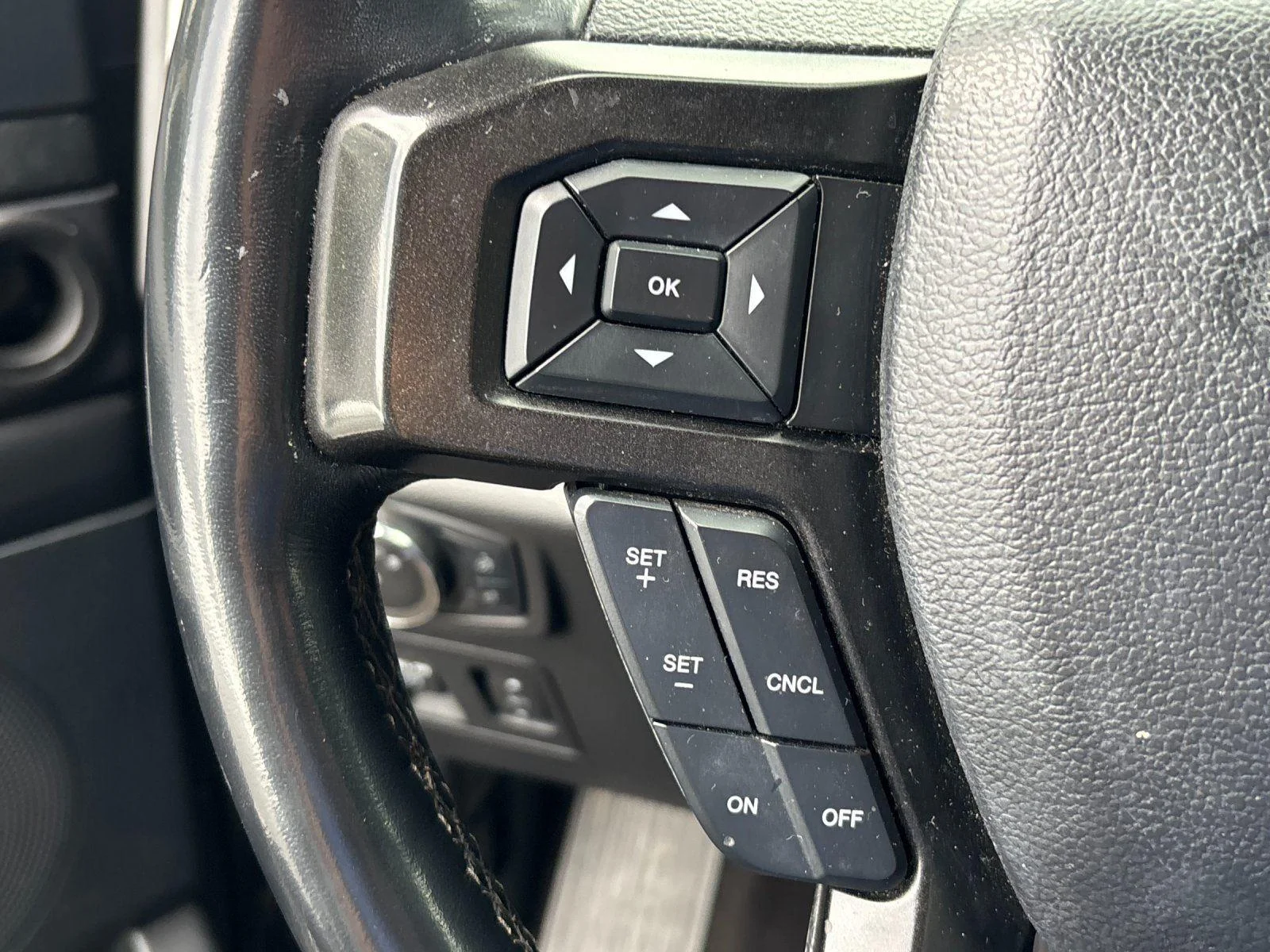 Used 2020 Agate Black FORD LIMI image 18