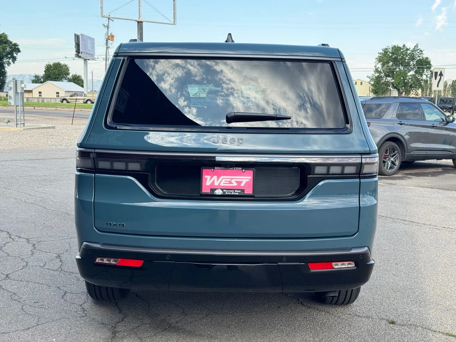 New 2026 Steel Blue Exterior Paint Jeep Limited Altitude image 7