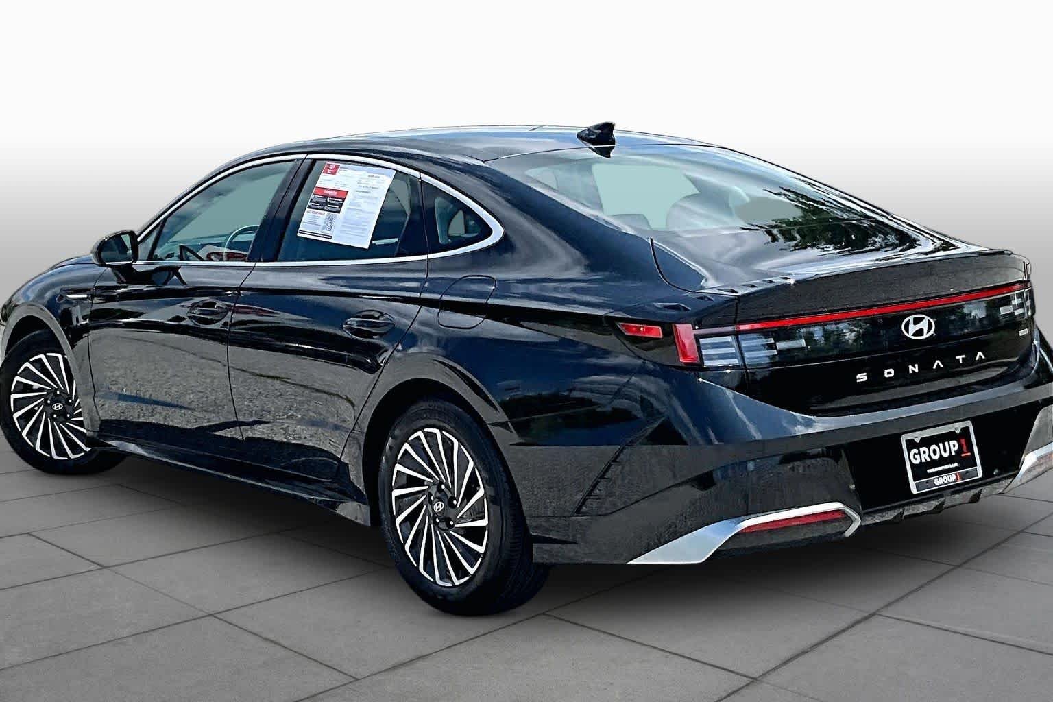Used 2026 Abyss Black Hyundai SEL image 12