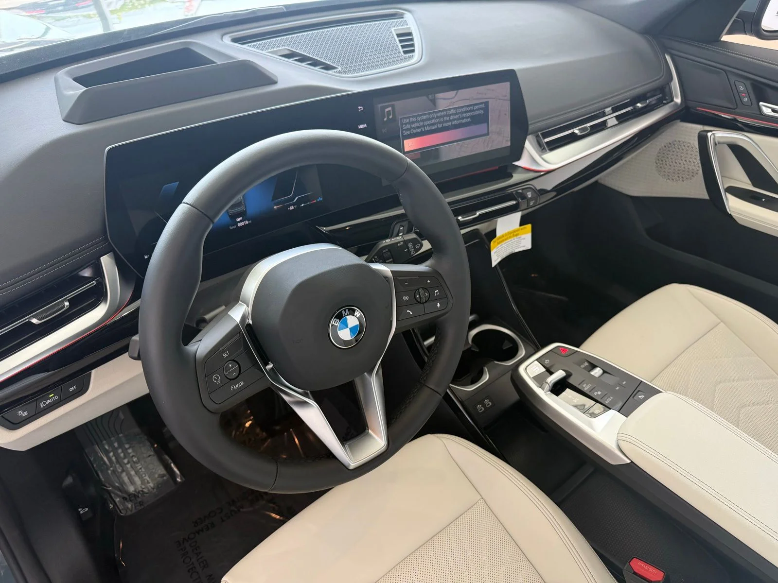 New 2026 Cape York Green Metallic BMW xDrive28i image 12